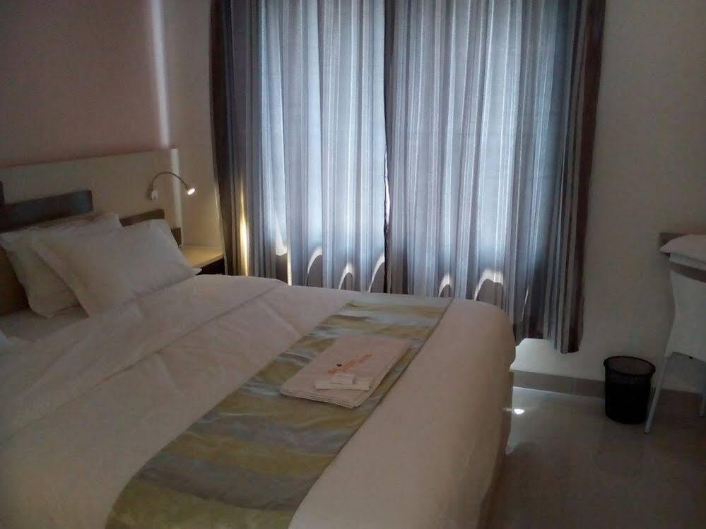 יוגיאקרטה The Arizon At Malioboro Hotel מראה חיצוני תמונה